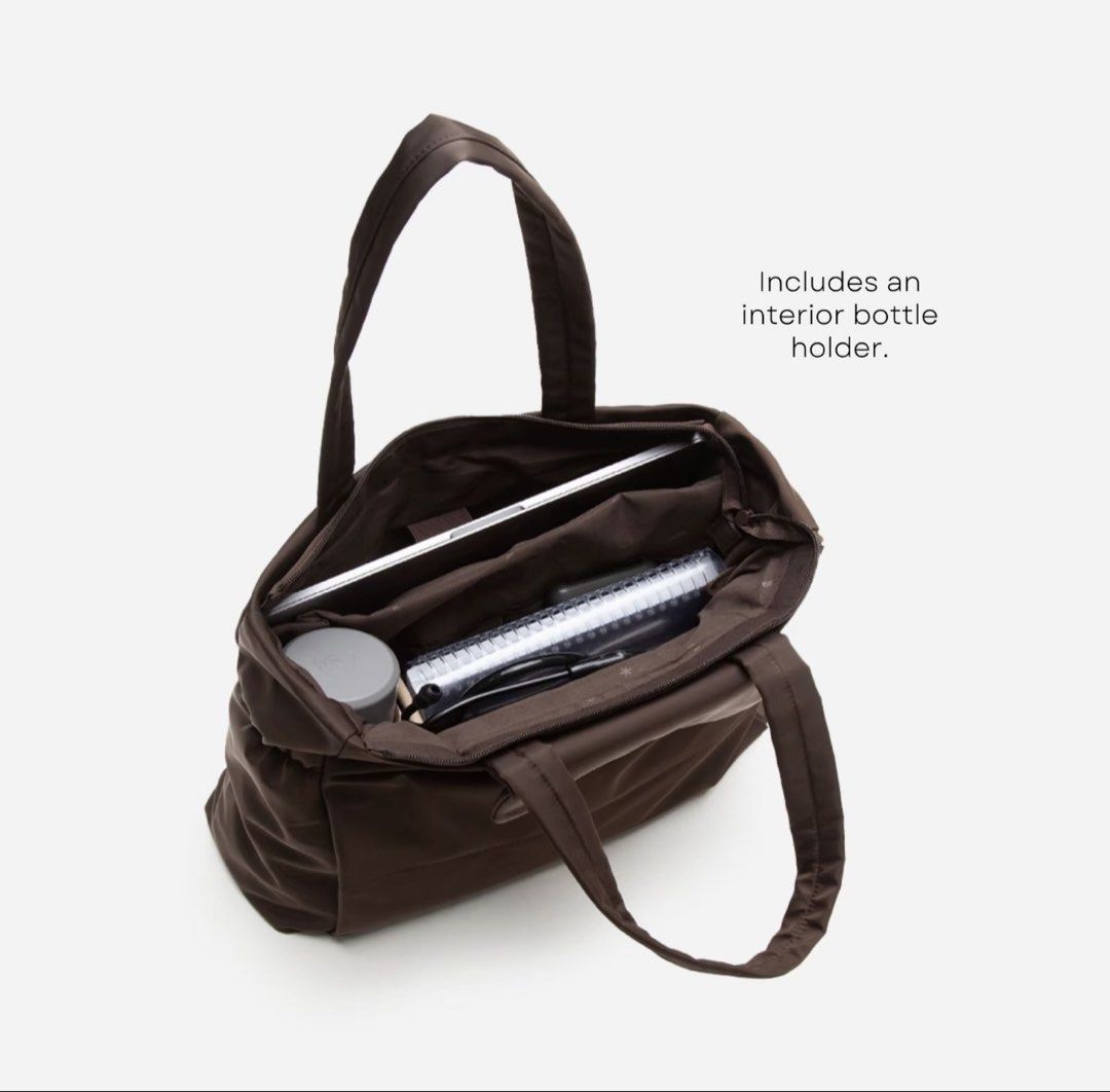 BASH Gateway Weekday tote (Category: Luxury Bags & Wallets) located in Manila. Submitted by rj_24715 (Listing ID 1468458560, Image 3). Description: slightly negotiable.