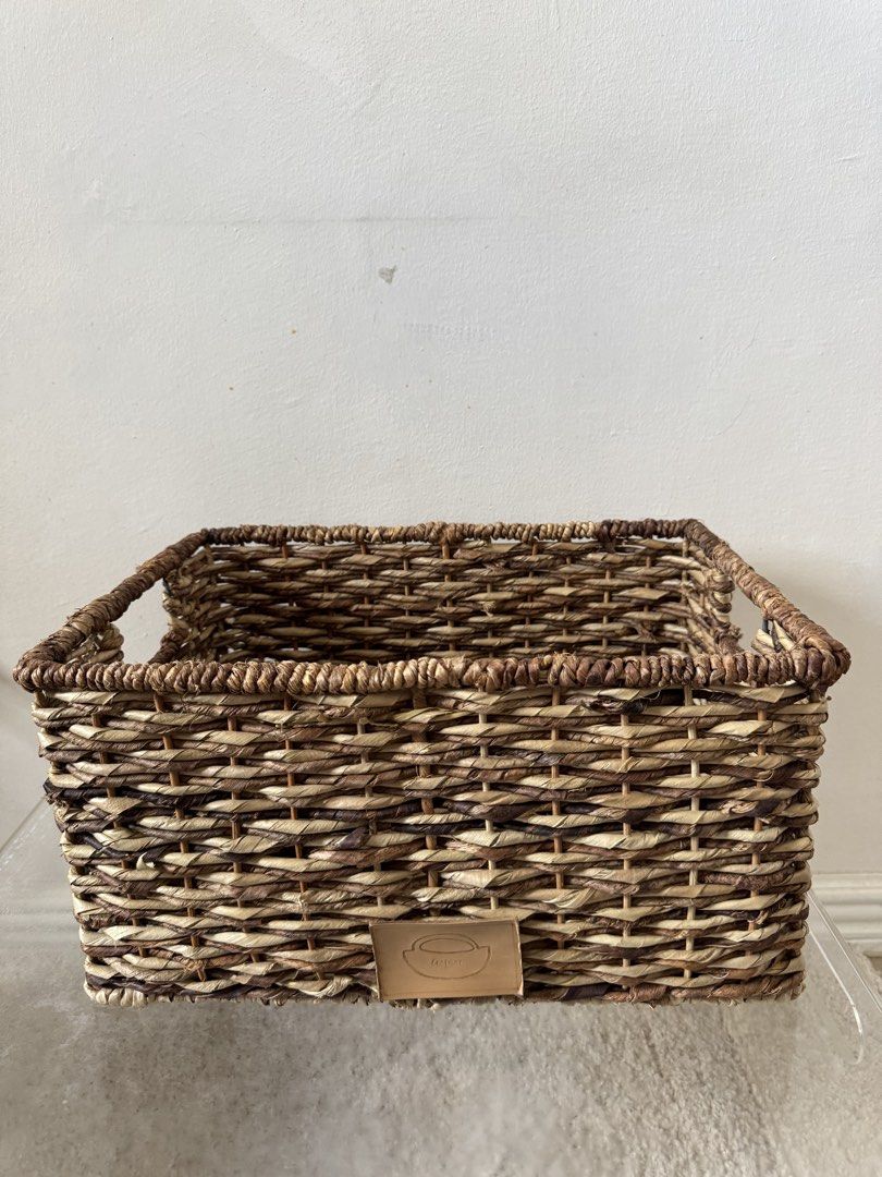 Basket for storage (Category: Storage Boxes & Baskets) located in Paranaque City. Submitted by closetanghelita (Listing ID 1468338814, Image 1). Description: Good for organizing.