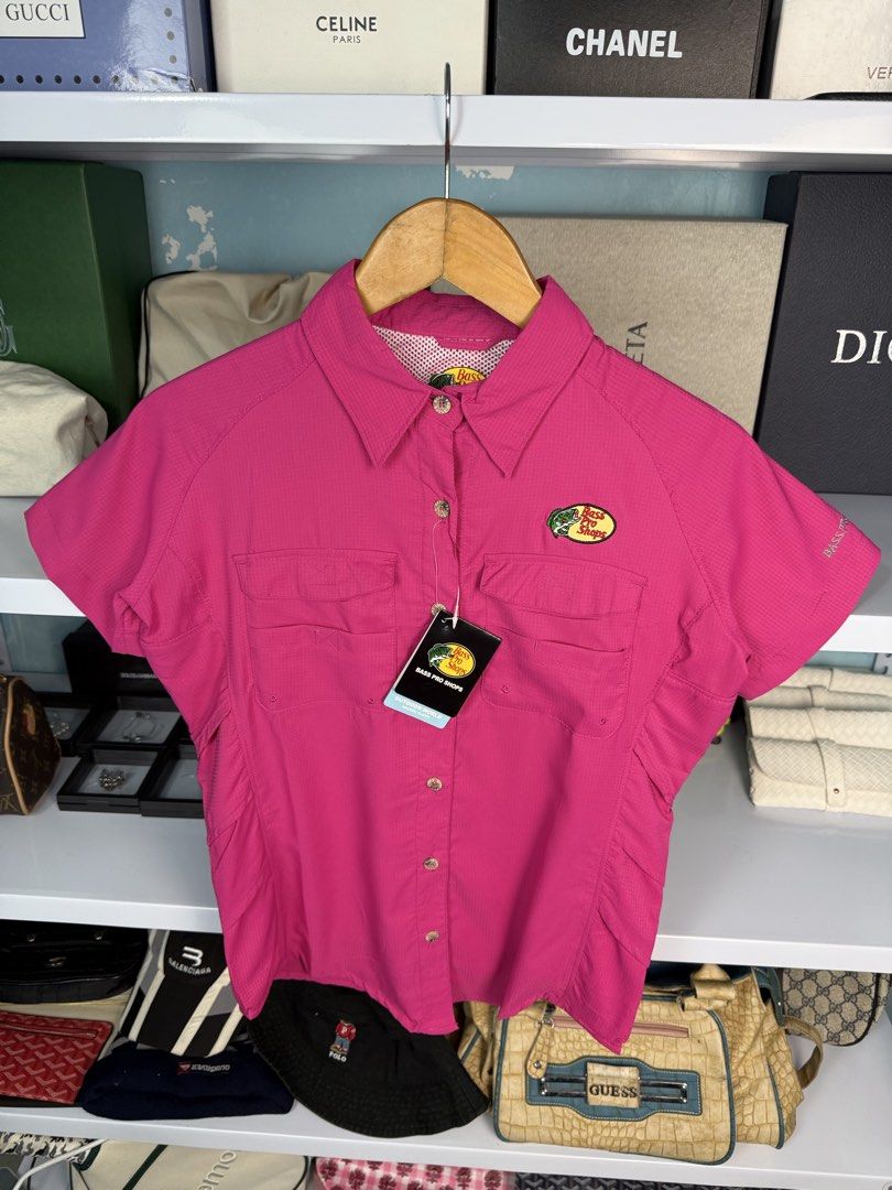 BASS PRO (Category: Activewear) located in Quezon City. Submitted by generalmerchandiseph (Listing ID 1468463787, Image 3). Description: - BAS PRO FISHING BUTTON DOWN POLO - NYLON BREATHABLE MATERIAL - MESH LINING INSIDE / PINK COLORWAY - 18.5 X 23L DIMENSIONS - SMALL-MEDIUM WOMENS BEST FIT - BRANDNEW WITH HANGTAG - WASHED AND READY TO WEAR 🫧 .
