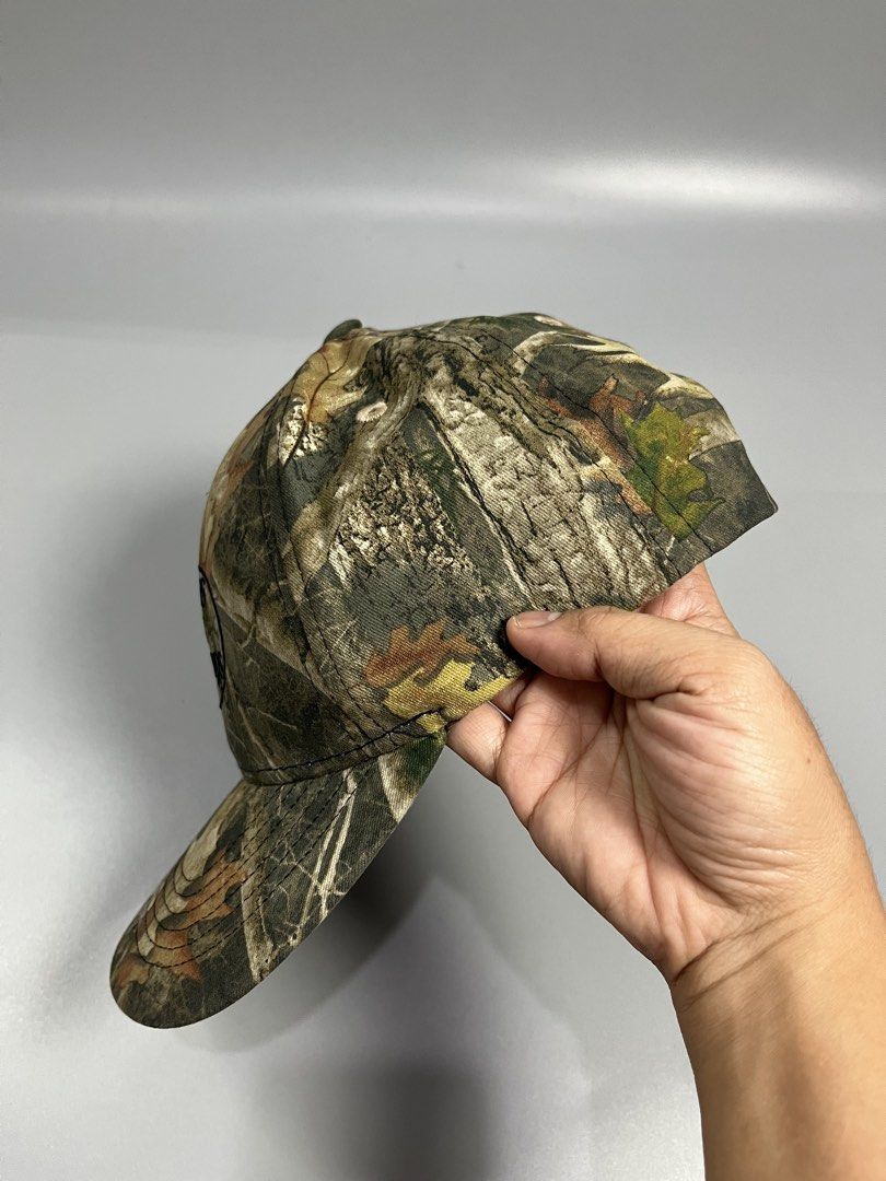 BASSPRO REELTREE SNAPBACK CAP (Category: Caps & Hats) located in Taguig. Submitted by oneday_pickenget (Listing ID 1468384892, Image 2). Description: .