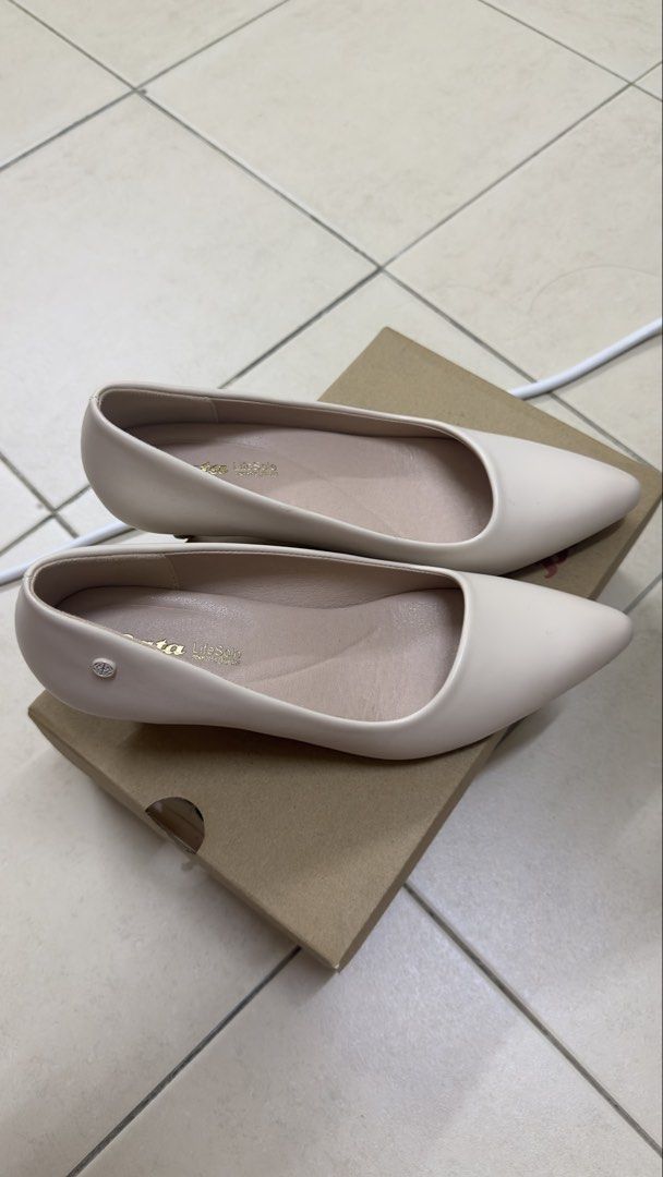 Bata heels (Category: Heels) located in Bandar Labuan. Submitted by hnazlhzl (Listing ID 1468415458, Image 3). Description: come with box . only wear for once .