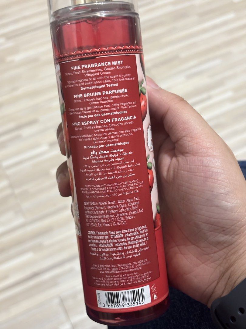 Bath & Body Works Mist (Category: Fragrance & Deodorants) located in Marikina City. Submitted by bukodtangi.ph (Listing ID 1468401389, Image 2). Description: - Brand: Bath & Body Works - Product: Fine Fragrance Mist - Scent: Strawberry Pound Cake (Fresh strawberries, golden shortcake, whipped cream) - Volume: 236 ml / 8 fl oz - Condition: Brand new, 100% full fill level - Packaging: Festive red and white design with strawberry graphics - Guarante
