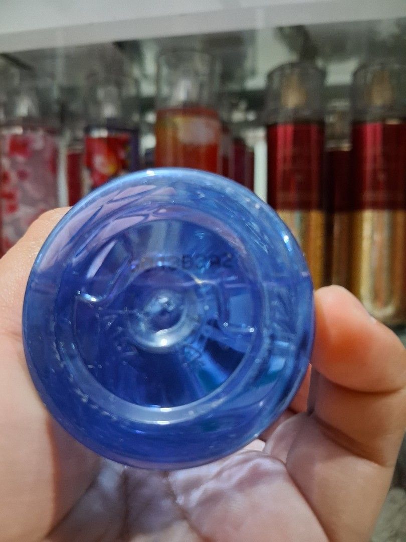 Bath and Body Gingham Blue 236ml/ B&Bw (Category: Fragrance & Deodorants) located in Santiago. Submitted by helencoma438356 (Listing ID 1468361713, Image 2). Description: product description is included in the uploaded picture. These scent is one of the most best seller of bath and body works..