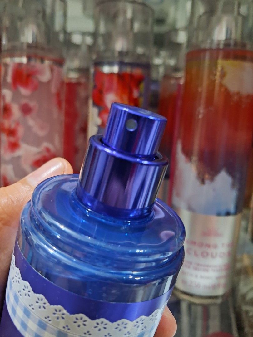 Bath and Body Gingham Blue 236ml/ B&Bw (Category: Fragrance & Deodorants) located in Santiago. Submitted by helencoma438356 (Listing ID 1468361713, Image 3). Description: product description is included in the uploaded picture. These scent is one of the most best seller of bath and body works..