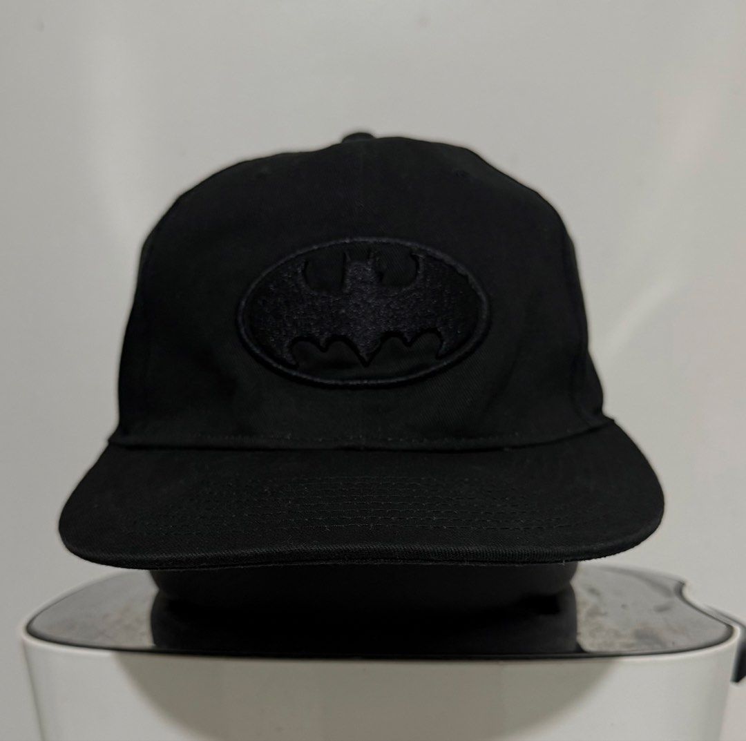Batman Logo Black Snapback / Baseball Cap (Category: Caps & Hats) located in Naga. Submitted by tiindahunts (Listing ID 1468426293, Image 1). Description: From Dubai box! 2 PCS AVAILABLE.