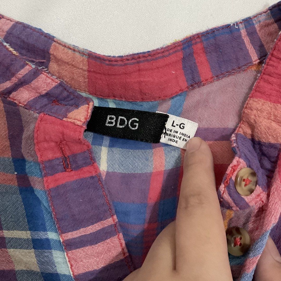 BDG Womens Colorful Plaid Shortsleeves Button Down Blouse (Category: Blouses) located in Caloocan City. Submitted by de_clothur (Listing ID 1468303882, Image 3). Description: .