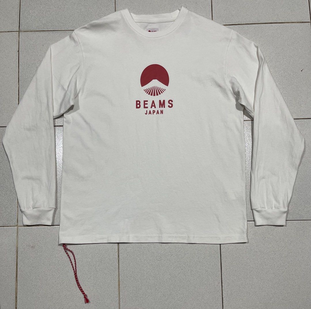Beams Crewneck Tshirt (Category: Coats, Jackets and Outerwear) located in Mandaue City. Submitted by MJ_80 (Listing ID 1468370068, Image 1). Description: Beams Crewneck Tshirt Medium Dimes: 21.5 X 28 See photos for measurements Issue: may light yellow dot stain on sleeve. See last 2 photos & also front beside beam print Colo rate & Condition: 9.8/10 Price: 1,650 .