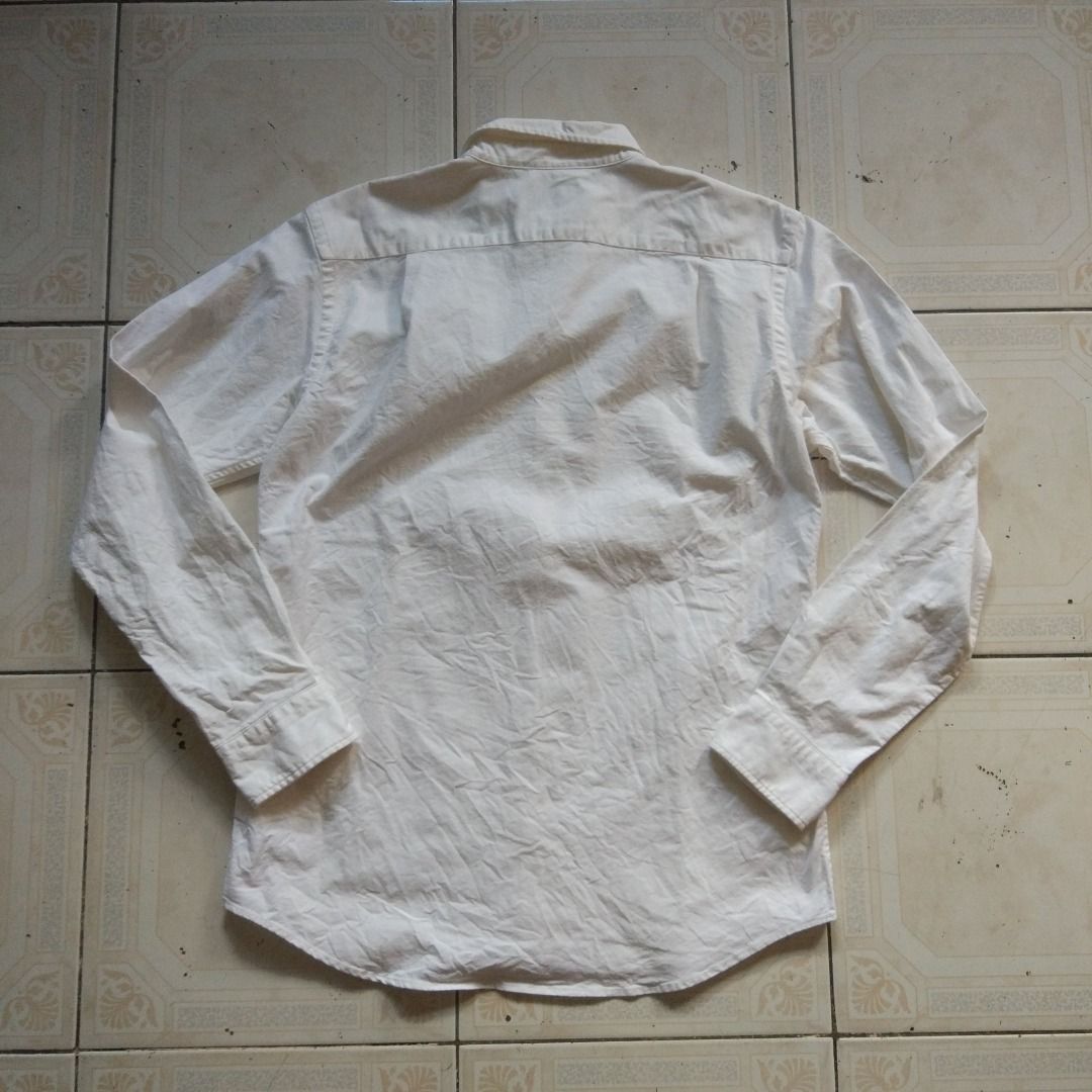 Beams Longsleeve M (Category: Formal Shirts) located in Pasay City. Submitted by denimdude.ph (Listing ID 1468359819, Image 2). Description: tiny fabric knot on shoulder, last pic.