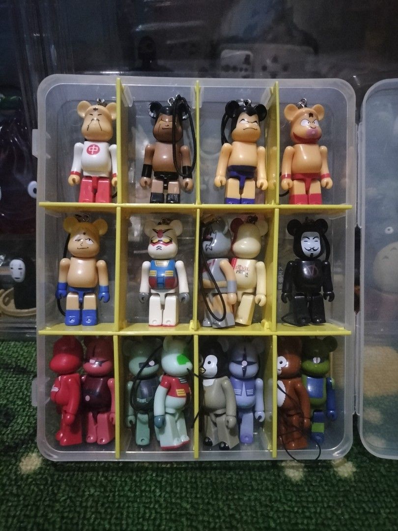 17PCS. BEARBRICK keychain figures w/ case (Category: Figurines & Statues) located in Cavite. Submitted by taro_sakamoto_23 (Listing ID 1468448522, Image 1). Description: 150 EACH 17 PCS. with case - 1800.