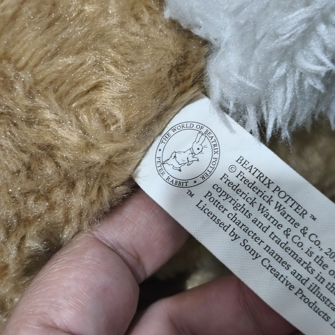 Beatrix Potter Peter Rabbit (Category: Plushies & Soft Toys) located in Iloilo. Submitted by geselalpan30231 (Listing ID 1468285365, Image 2). Description: .