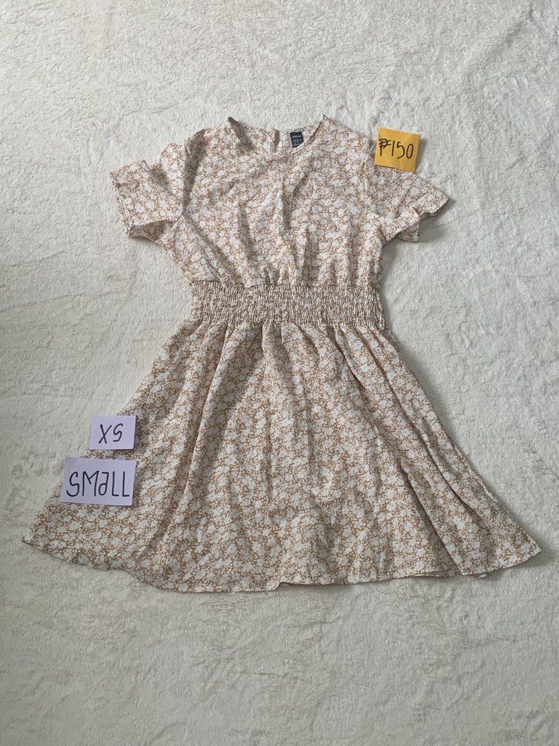 Beige Floral Mini Dress (Category: Dresses) located in Bacoor. Submitted by justinecb (Listing ID 1468385928, Image 1). Description: Shein bnew Xs to S fit.