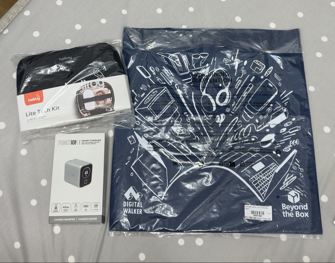 Bellroy Tech Kit, Function Smart Charger & Native Union Tote Bag (Category: Other Mobile & Gadget Accessories) located in Taguig. Submitted by tc.shop_ (Listing ID 1468461414, Image 2). Description: Brand new & sealed Function Smart Charger only opened to test Prices are NEGOTIABLE! Selling for: Smart Charger - ₱800 Bellroy Tech Kit - ₱2,000 Native Union Tote Bag - ₱800 Original price of Function Smart Charger - ₱1,190 Original price of Bellroy T