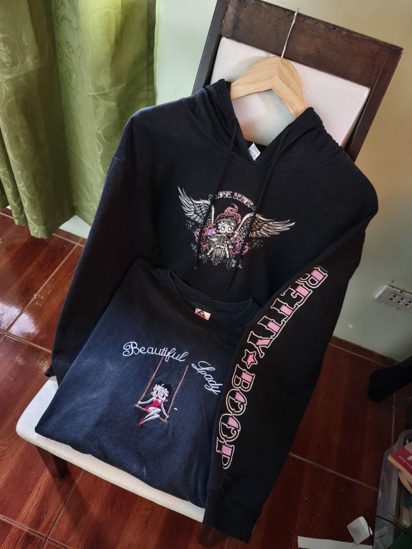 Betty Boop Bundle (Category: Hoodies) located in Toledo. Submitted by goldendogs (Listing ID 1468410208, Image 1). Description: Aspack / Bundle Medium - Large fits Dm for more.