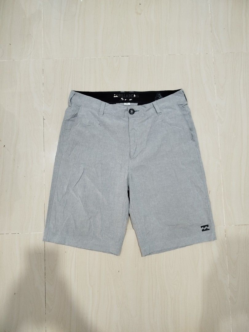 Billabong Crossfire Submersibles short (Category: Shorts) located in Aroroy. Submitted by dr0p-a-dr1p (Listing ID 1468329763, Image 1). Description: Waist: 30 can fit up to 32 Length: 20 - Brand: Billabong - Model: Crossfire Submersibles - Color: Gray - Size: 30 - Material: 4-way stretch fabric for maximum mobility - Closure: Button closure with zip fly - Pockets: Back pockets including one with a secure zip closure and Billabong woven label - Sp