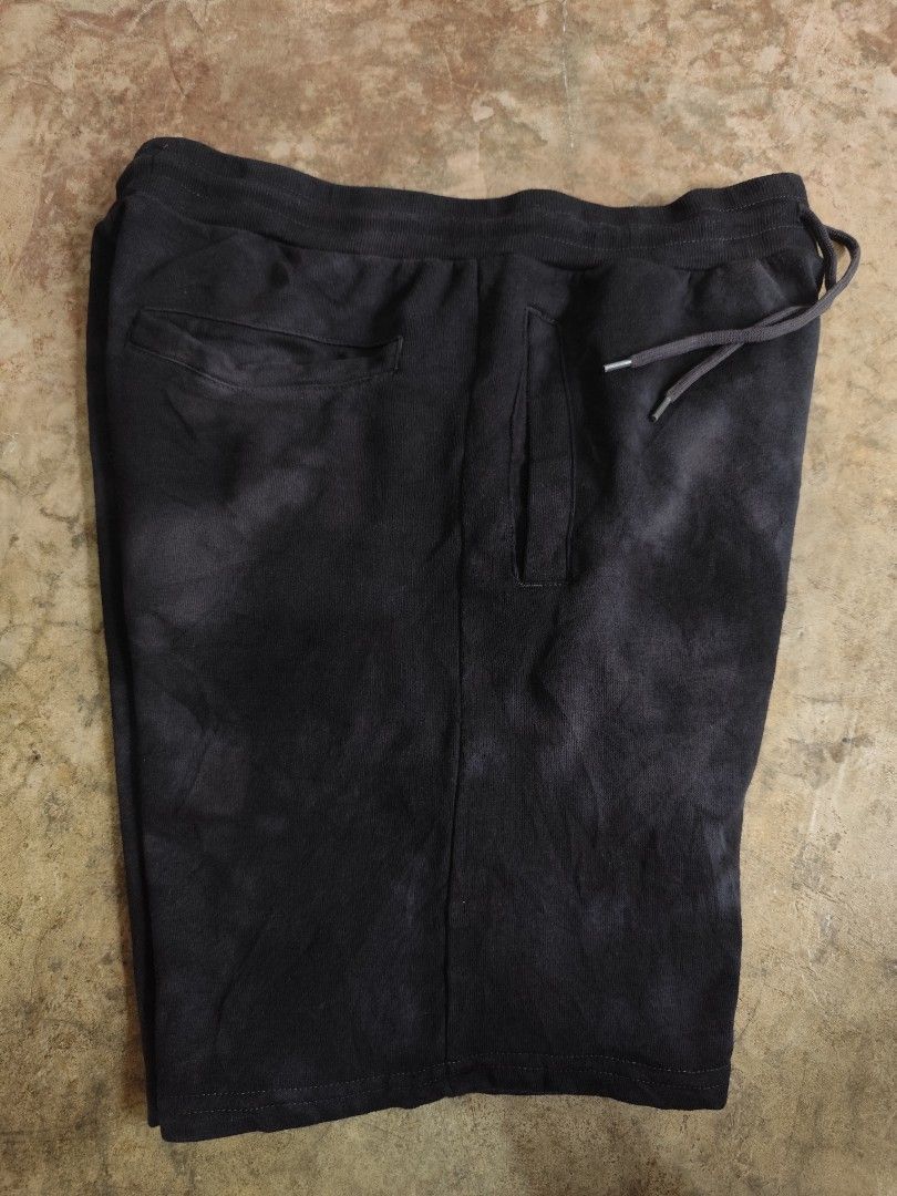 Billabong sweatshort (Category: Shorts) located in Kabacan. Submitted by thriftpingts (Listing ID 1468314592, Image 3). Description: Billabong sweatshort (S on tag Condition: 10/10 Color rate : 10/10 Waist: 30-36 Length: 18.5 Hem: 11 Washtags: ✅ Issue: ❌.