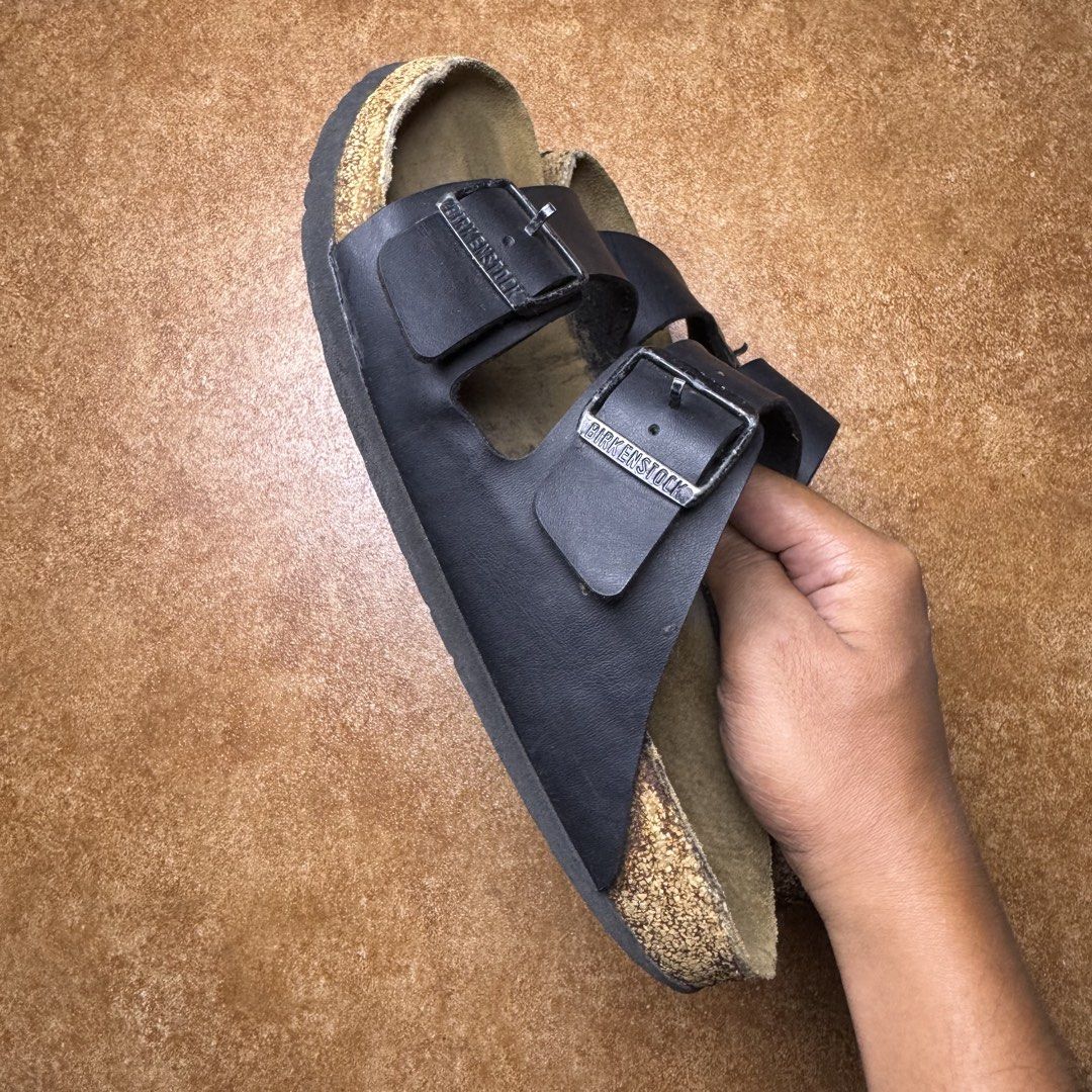 BIRKENSTOCK ARIZONA (Category: Slippers & Slides) located in Panabo. Submitted by shoerarefinds (Listing ID 1468304436, Image 3). Description: BIRKS ARIZONA SIZE: CM 26 / EURO 40 / US 8 Good Condition LOCATION: PANABO CITY, DAVAO DEL NORTE, 8105 1800 FREESHIPPING.