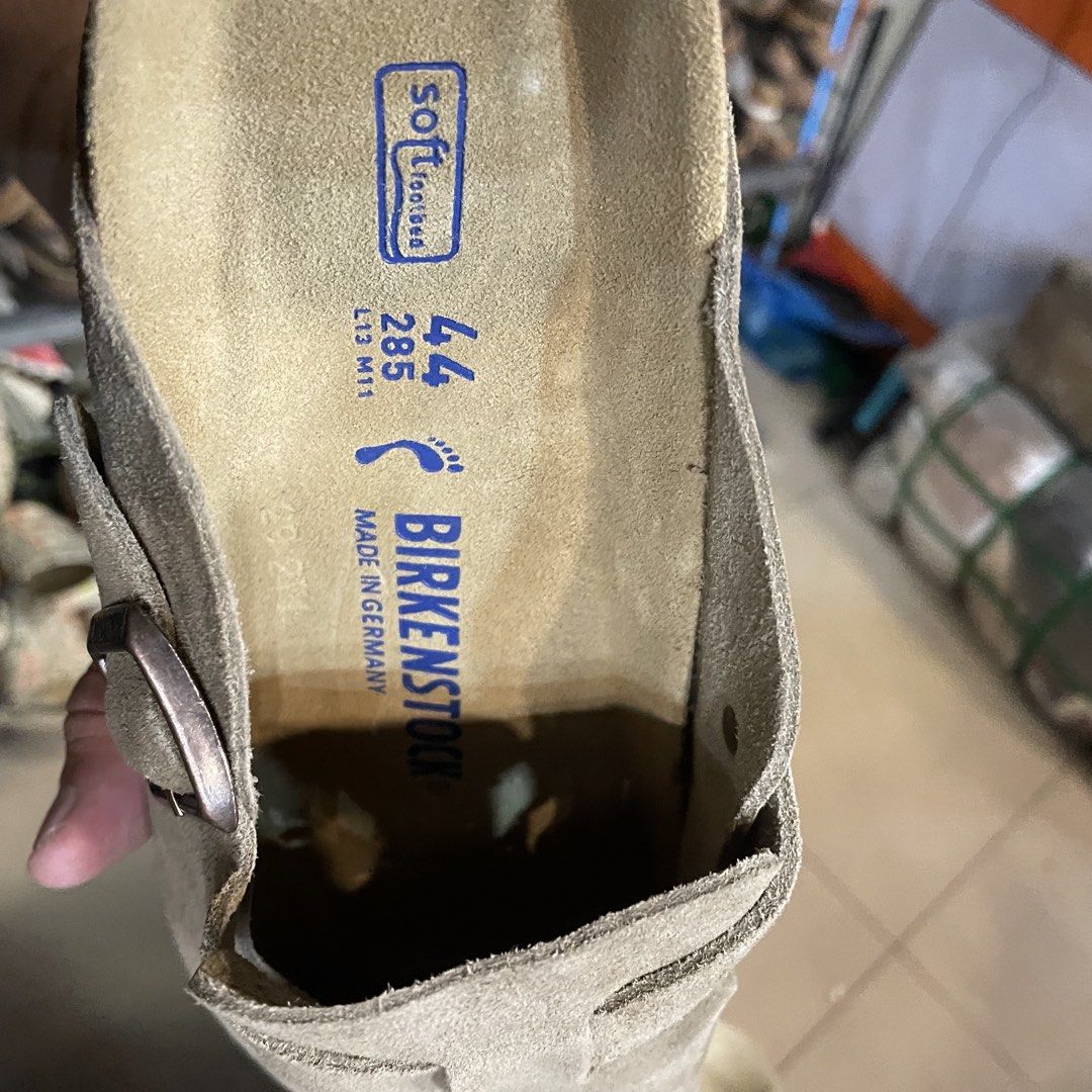 Birkenstock boston clogs (Category: Slippers & Slides) located in Iloilo. Submitted by nextwearco_ilo (Listing ID 1468334868, Image 3). Description: Birkenstock boston clogs Like new 44 eur / 10 -11 mens 3.3k.