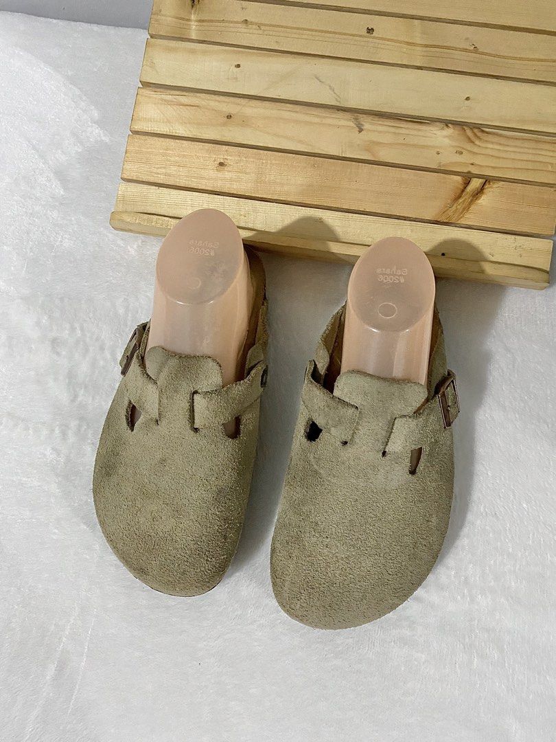 birkenstock boston clogs (Category: Slippers and slides) located in Bulacan. Submitted by parapapa (Listing ID 1468393536, Image 2). Description: 37 / 24cm 8/10 condition need cleaning.