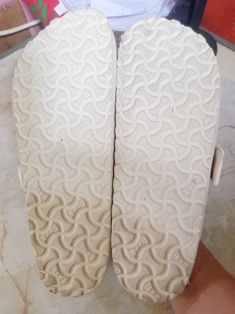 Birkenstock boston eva clogs (Category: Slippers & Slides) located in Muntinlupa City. Submitted by ybmcloset2230 (Listing ID 1468306217, Image 2). Description: Style: Birkenstock Boston EVA Clogs — Cream/White Size: EU 41 | 26.5 cm (Regular fit) Made in Germany ✅ Material: Lightweight, waterproof EVA — easy to clean!.