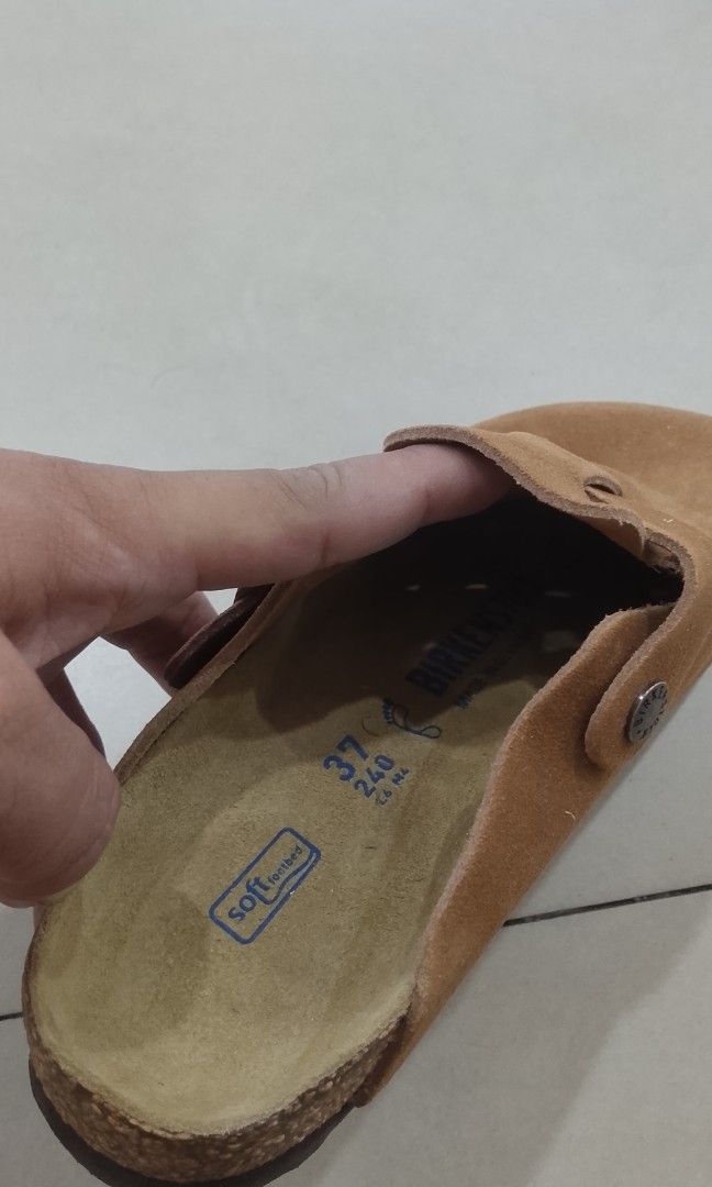 BIRKENSTOCK CLOGS SUEDE (Category: Slippers and slides) located in Iloilo. Submitted by skerittt (Listing ID 1468432853, Image 2). Description: BIRKENSTOCK CLOGS SUEDE SIZE 37 NO FLAWS.