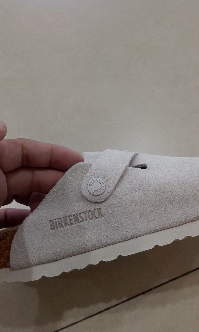 BIRKENSTOCK CLOGS SUEDE (Category: Slippers and slides) located in Iloilo. Submitted by skerittt (Listing ID 1468433677, Image 3). Description: BIRKENSTOCK CLOGS SUEDE SIZE 36 NO FLAWS.