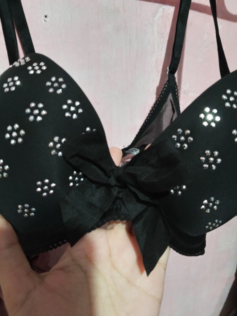 Black Aerie Bra Size: 34C (Category: Undergarments & Loungewear) located in Navotas City. Submitted by vanilla_sandalwood (Listing ID 1468404531, Image 2). Description: -Brand: Aerie -Color: Black -Size: 34C -Like New -Good condition.