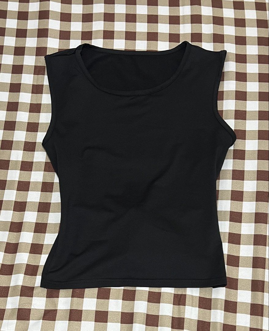 Black Backless Self Tie Top (Category: Sleeveless) located in Mabalacat. Submitted by lilyfieds (Listing ID 1468470695, Image 1). Description: - Can fit xs to semi med - Never worn - Backless.