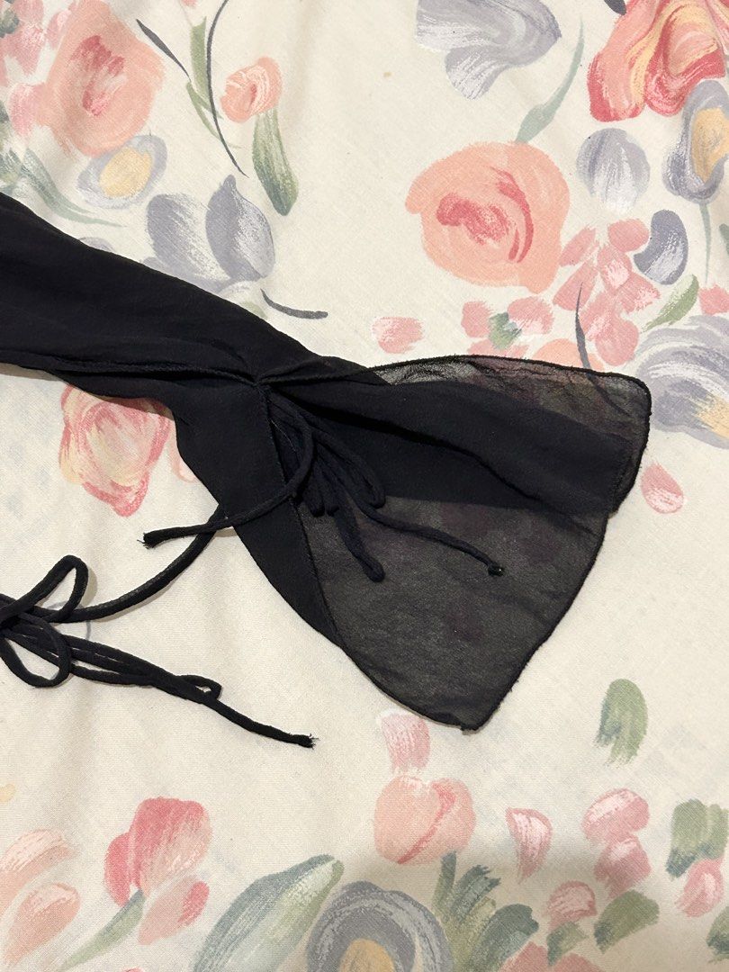 Black Button Down Sheer Longsleeves with ribbons (Category: Blouses) located in Pinamalayan. Submitted by _dragonfly (Listing ID 1468378524, Image 3). Description: .