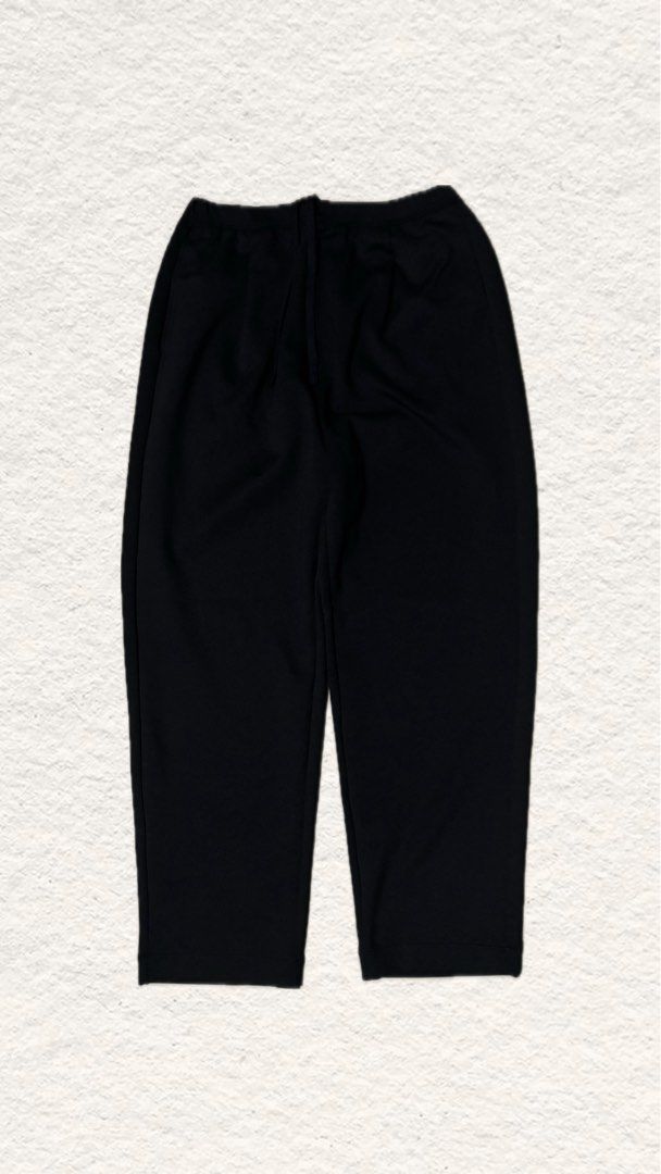 Black Casual Trousers Drawstring Pants (Category: Trousers) located in General Santos City (Dadiangas). Submitted by choco_apparel (Listing ID 1468498447, Image 1). Description: - Color: Plain Black - Fit: Straight-leg, relaxed fit for all-day comfort - Waistband: Elastic with adjustable drawstring - Material: Soft, high-quality fabric with clean stitching - Versatility: Easy to style with any t-shirt or hoodie - Condition: Brand new.