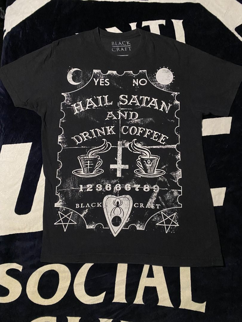 Black craft shirt (Category: Tshirts & Polo Shirts ) located in Las Pinas. Submitted by all_details_posted (Listing ID 1468420847, Image 1). Description: vintage style print cr 8/10.