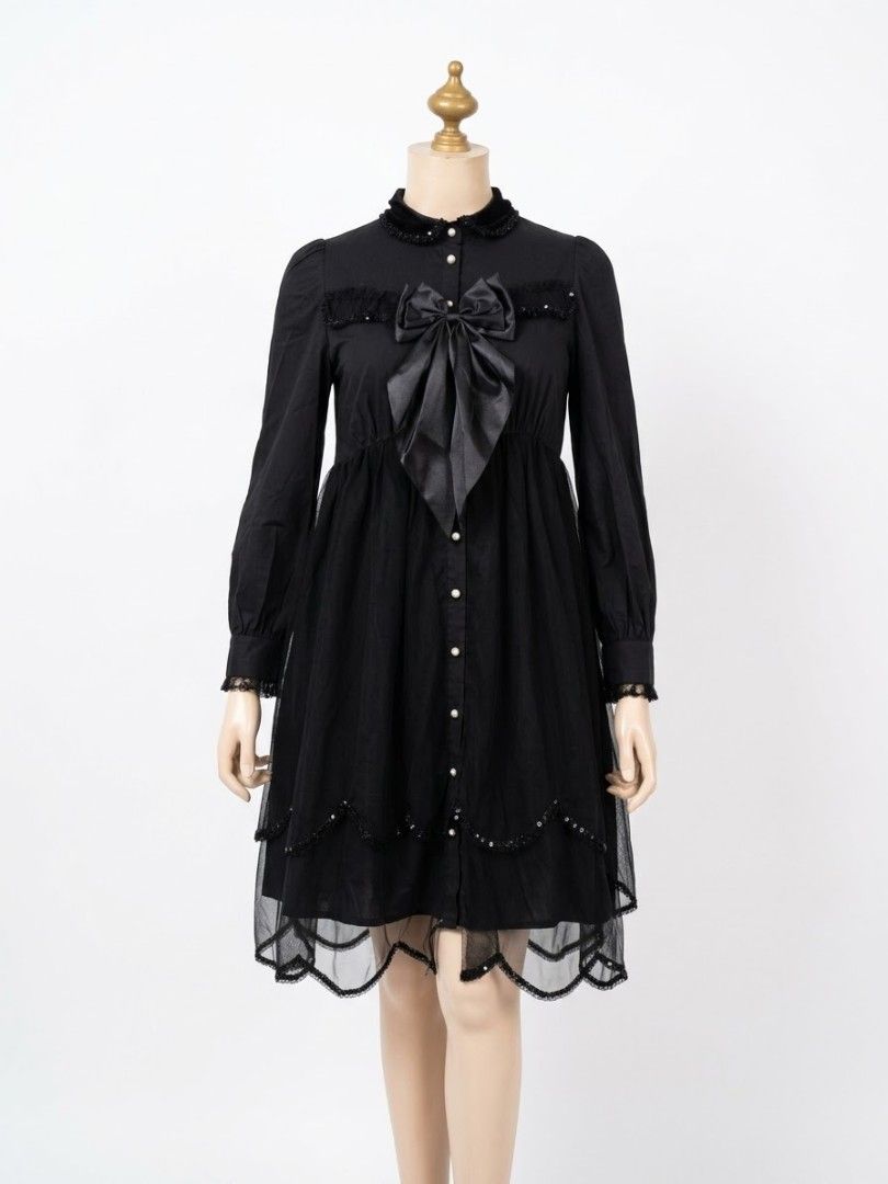BLACK GOTHIC LONG SLEEVE DRESS (Category: Dresses) located in Manila. Submitted by akiramae16 (Listing ID 1468301193, Image 1). Description: Super pretty in person ❤ Removable bow 🎀 Excellent condition ✨ Pwede pangphotoshoot or panghalloween costume.