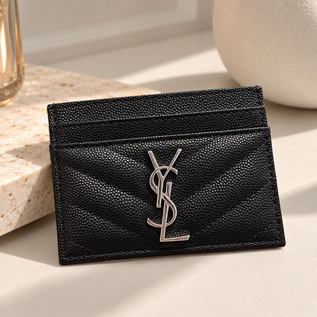 Black Grained Card Holder (Category: Luxury Bags & Wallets) located in Manila. Submitted by minimaison (Listing ID 1468454025, Image 1). Description: .