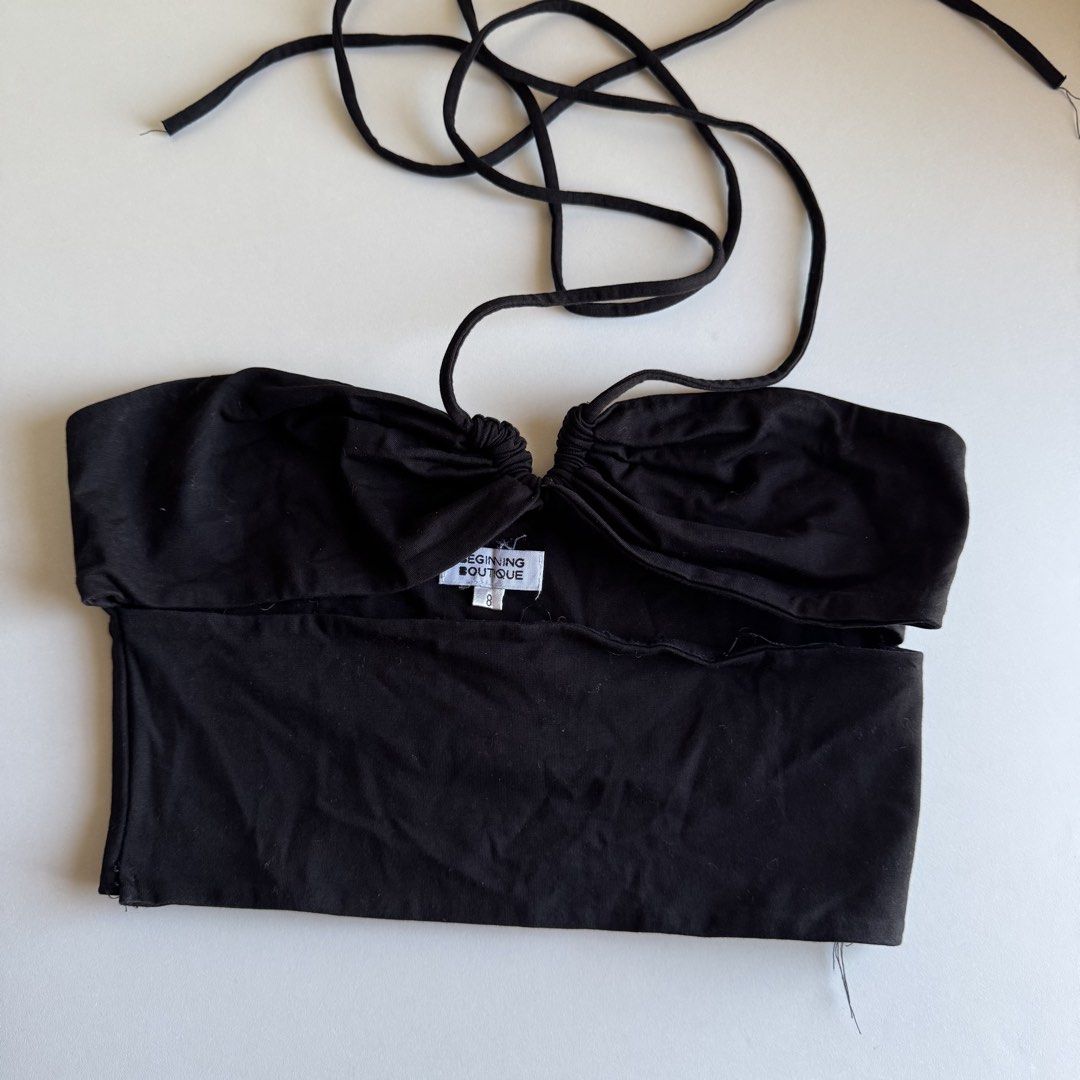 Black Halter Tie Back Crop Top (Category: Sleeveless) located in Santa Rosa. Submitted by ceyllective (Listing ID 1468419929, Image 1). Description: .