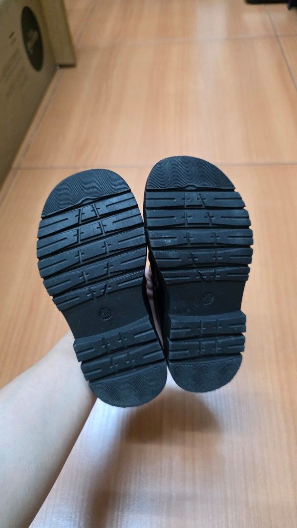 Black Loafers (15cm) (Category: Babies & Kids Fashion) located in Rizal. Submitted by dainsb (Listing ID 1468451653, Image 3). Description: • Used once 📍 Lower Antipolo near Sta. Lucia Mall Pickup or delivery via Grab/Lalamove (c/o buyer).