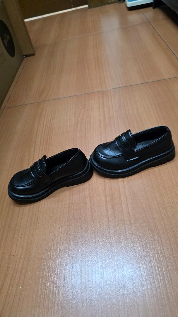 Black Loafers (15cm) (Category: Babies & Kids Fashion) located in Rizal. Submitted by dainsb (Listing ID 1468451653, Image 2). Description: • Used once 📍 Lower Antipolo near Sta. Lucia Mall Pickup or delivery via Grab/Lalamove (c/o buyer).