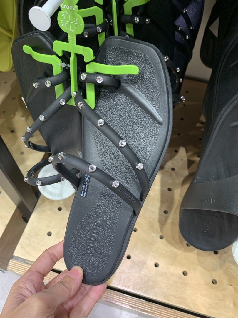 Black Miami Toe Loop Studded Sandals (Category: Slippers and slides) located in Marikina City. Submitted by ilas.ph (Listing ID 1468390222, Image 2). Description: Brandnew Original crocs Priceyy talaga pag studded kahit sa US Same day delivery Sizes 6,7,8,9,10 3,600 .
