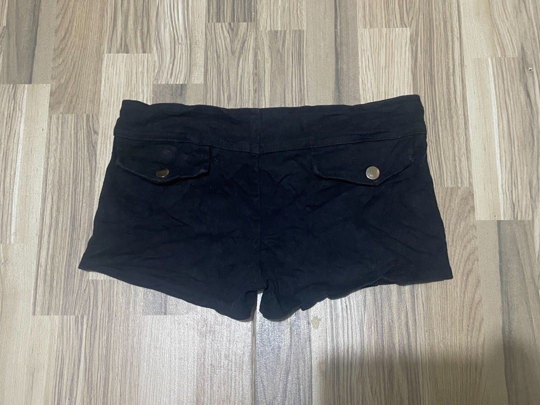 Black Micro with Belt (Category: Shorts) located in San Pedro. Submitted by r.vynarchives (Listing ID 1468381784, Image 2). Description: Size 25 length 8 •Good condition —DM to claim and deets.