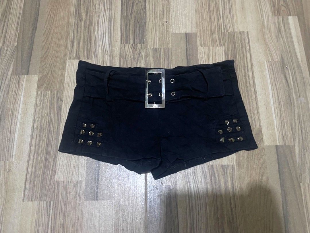 Black Micro with Belt (Category: Shorts) located in San Pedro. Submitted by r.vynarchives (Listing ID 1468381784, Image 1). Description: Size 25 length 8 •Good condition —DM to claim and deets.