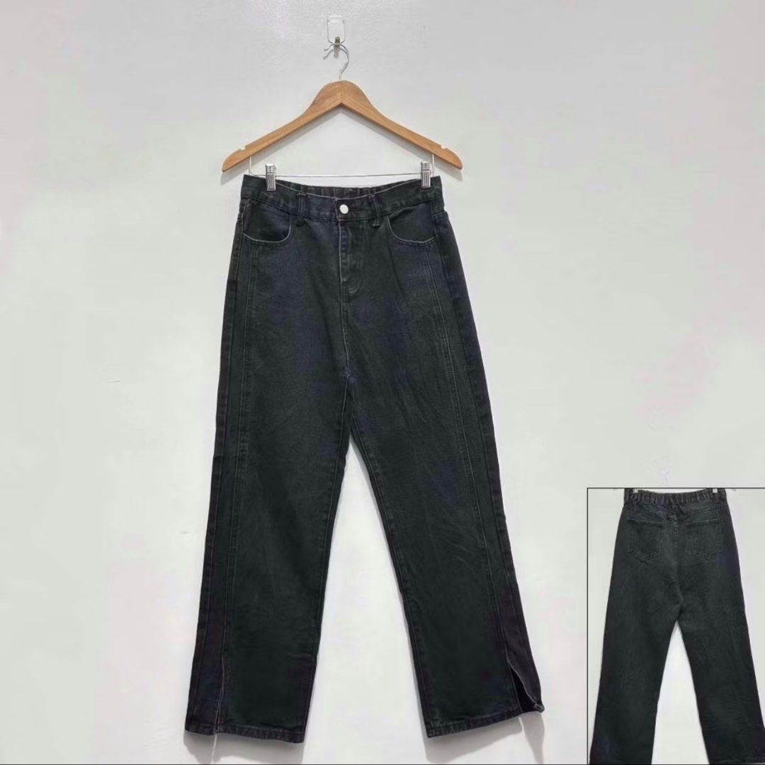Black Pants Jeans Outfit (Category: Activewear) located in Mandaluyong City. Submitted by rxstudio (Listing ID 1468313425, Image 1). Description: Black Pants Jeans Outfit (Unisex) Size in Inches Length: 39 Waist: 29-30 Leg Opening: 9 ₱350 + SF Pick-up/Meet-up: Mandaluyong, Highway Hills (recommended to avoid scams) Delivery: Available via Lalamove (Shipping fee to be shouldered by the buyer.