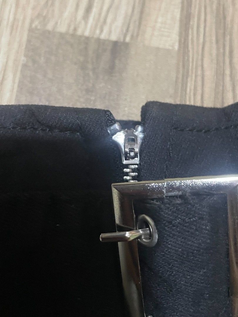Black Midwaist with Belt (Category: Shorts) located in San Pedro. Submitted by r.vynarchive (Listing ID 1468382238, Image 3). Description: Size 26 Length 9.3 —DM to claim and deets.