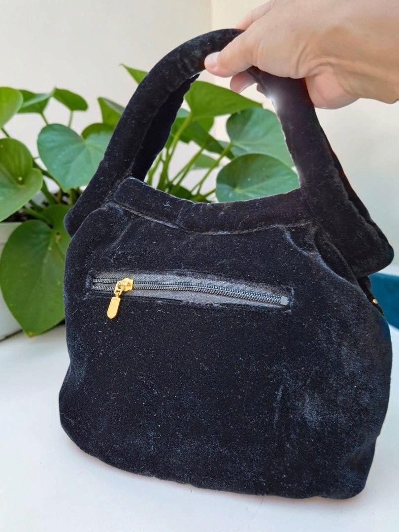 BLACK VELVET STUDDED TOTE BAG (Category: Tote Bags) located in Las Pinas. Submitted by annachiaonair2037 (Listing ID 1468346642, Image 3). Description: BLACK VELVET STUDDED BAG FROM JAPAN WITH MESH DRAWSTRING TO SECURE BELONGINGS MAGNETIC SNAP.CLOSURE LINT ROLLER NYO LANG, NO ISSUE H 9" L 12" W 6.5" Disclaimer: I am not affiliated with, associated with, or authorized by any of the brands featured posted. Any mention of brand names, trademarks, or