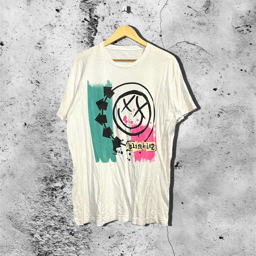 Blink-182 Shirt (Category: Tshirts & Polo Shirts ) located in Malolos. Submitted by xubileo (Listing ID 1468456447, Image 1). Description: BLINK-182 “SELF-TITLED ALBUM” SHIRT 30x20.5 (XL on tag) DM ME FOR MORE INFO..