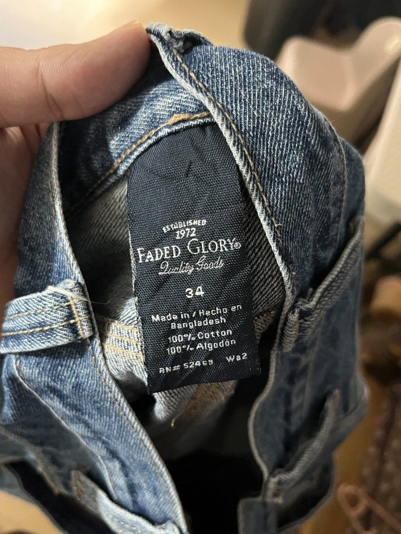 Blue Denim Cargo Shorts Carpenter Style (Category: Shorts) located in Manila. Submitted by kaloyyyyyy (Listing ID 1468347050, Image 3). Description: - Color: Washed dark blue - Material: Sturdy denim fabric - Storage: Utility pockets on both sides and deep back pockets with double stitching - Fit/Details: Multiple belt loops around the waistband - Style: Great casual everyday shorts.