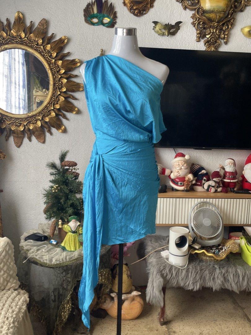 blue elegant drape assymetrical dress (Category: Dresses) located in Batangas. Submitted by luvluvetifee (Listing ID 1468375330, Image 1). Description: super gorg one of my faves best fit small to medium.