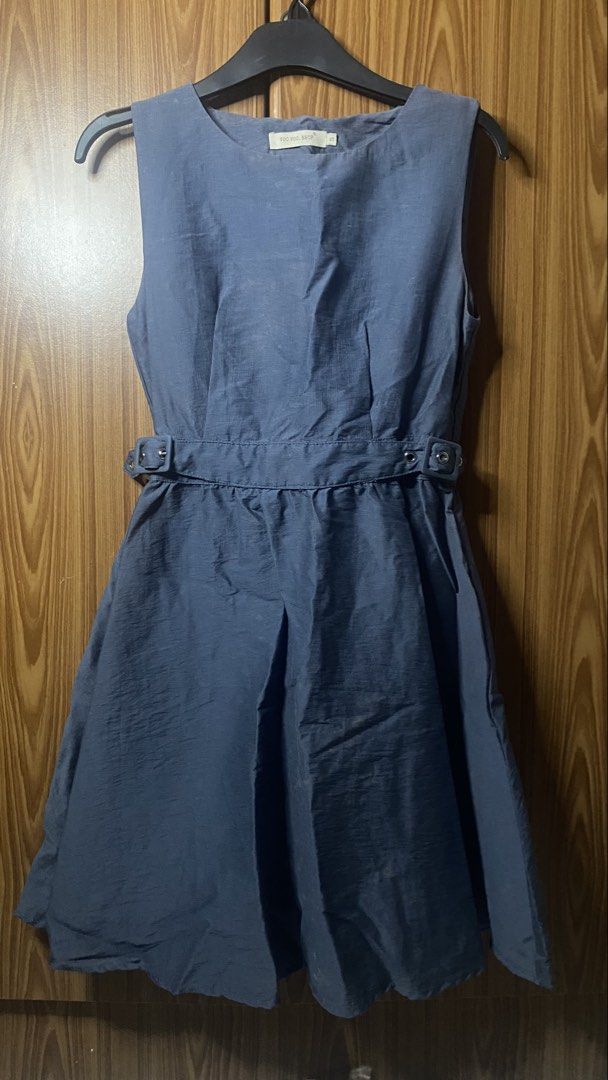 Blue Sleeveless Dress (Category: Dresses) located in Calamba. Submitted by gdeclutters_ (Listing ID 1468441799, Image 2). Description: Blue sleeveless dress. Round neckline, fitted waist. Mid-length cut. Clean look, easy to style for casual days or work wear. Color Rate: 9/10 - may nagfade, pero not that noticeable.