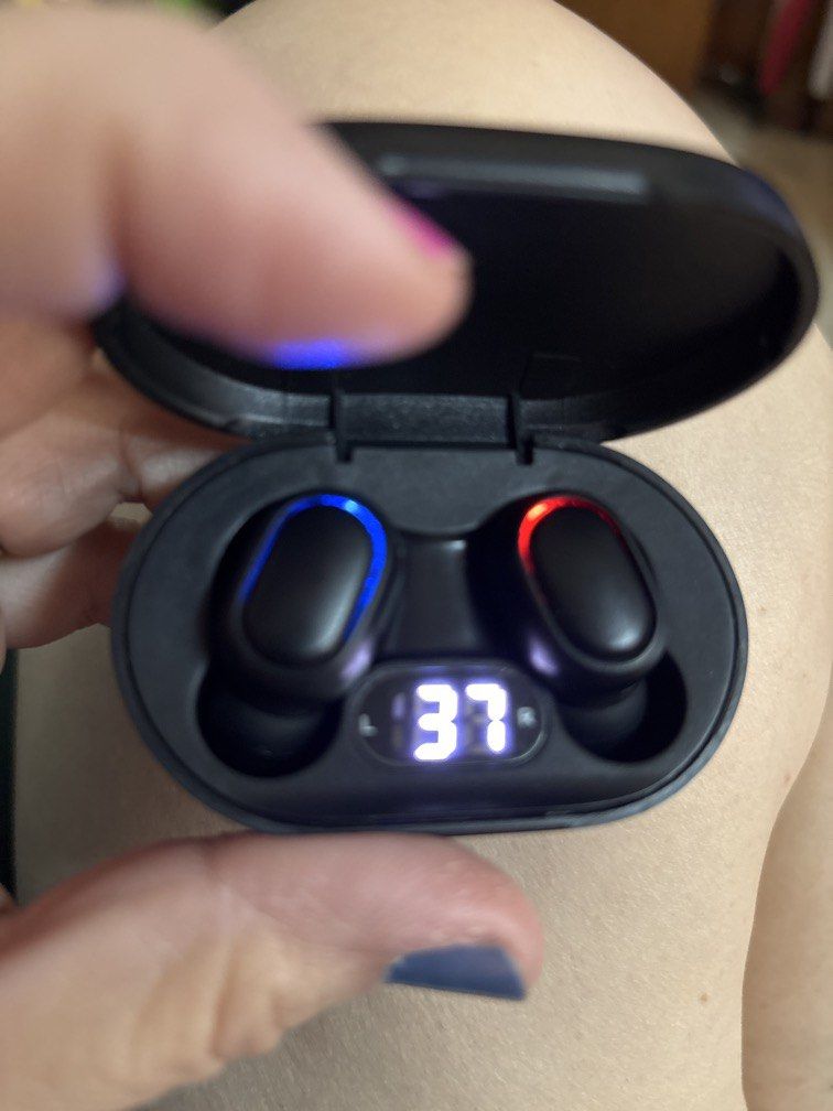 Blutooth earphone (Category: Other Merchandise) located in Manila. Submitted by vintageaccessories (Listing ID 1468310173, Image 2). Description: .