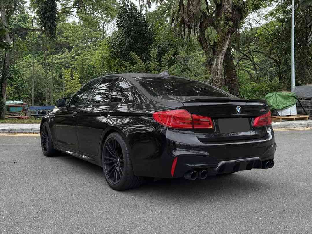 BMW 5 Series Sedan 523i (A) (Category: Used Cars) located in Singapore. Submitted by carousell_certified_partners (Listing ID 1464013954, Image 2). Description: Good condition! 100% full loan available! 100% phv loan available! Cheapest and lowest depreciation in the market! 1 of only 6 dealers in singapore to be awarded roll of honor by SGCM! Buy with confidence! In-house loan or bank loan available! Fast and easy loan approval! Features: 2.5l i