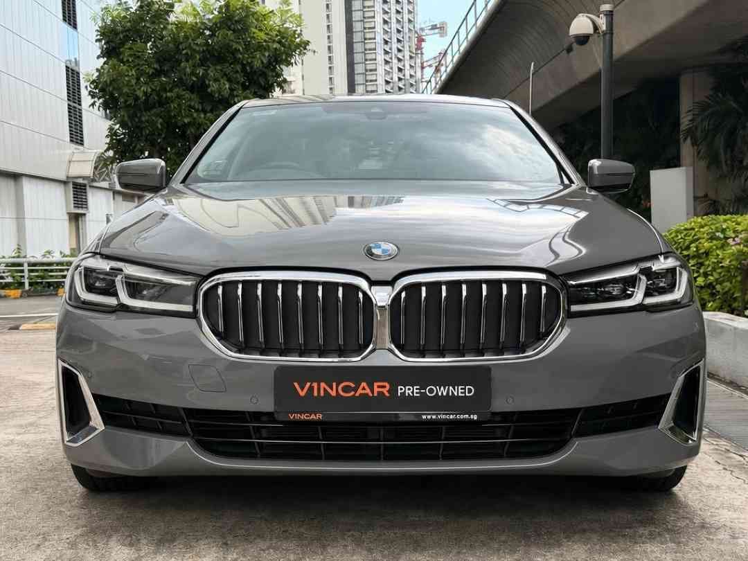 BMW 5 Series Sedan Mild Hybrid 520i Luxury (A) (Category: Used Cars) located in Singapore. Submitted by vincar_pre-owned (Listing ID 1468442715, Image 1). Description: Genuine Low mileage! High spec unit with all the bells and whistles! Extremely Well Taken care off by the owner. Experience the engaging and sporty drive of the facelifted 5 series. Spacious and comfortable interior for you and your passengers. Contact us today to arrange a viewing