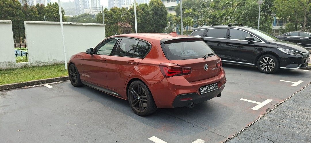 BMW M Series M140i 3.0 5-door (A) (Category: Used Cars) located in Singapore. Submitted by picketman24601 (Listing ID 1468499882, Image 2). Description: One owner. 10 year warranty. Maintenance with Performance Motor. Comes with original M shadow edition parts; brakes, wheels, front spoiler, side spoiler, mirrors. No dealers..