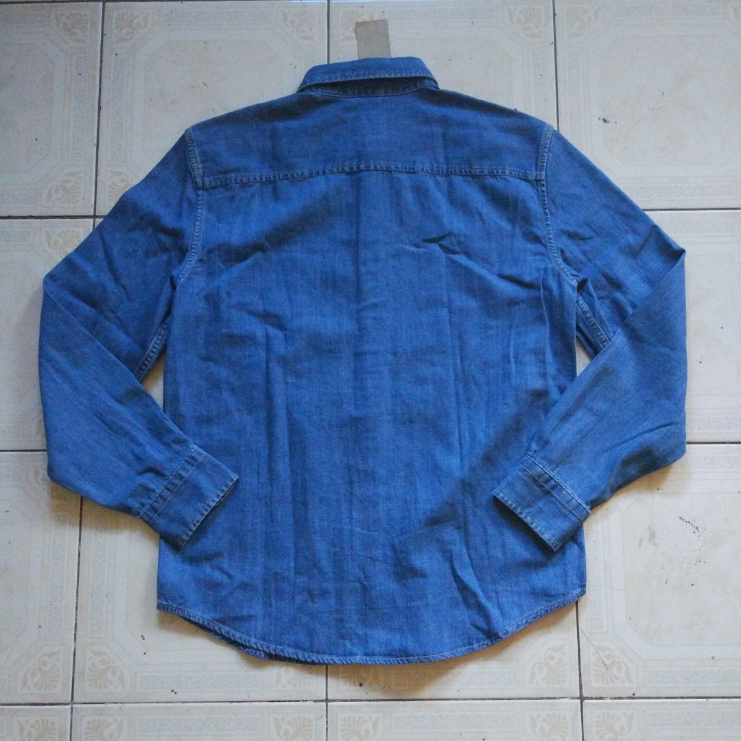 BNew Levis Denim Longsleeve S (Category: Formal Shirts) located in Pasay City. Submitted by denimdude.ph (Listing ID 1468321499, Image 2). Description: .